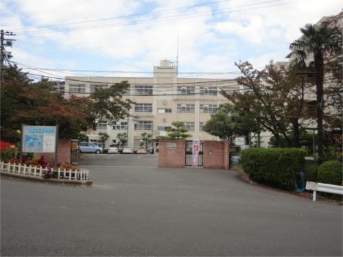 【周辺】高槻市立第八中学校（200m）