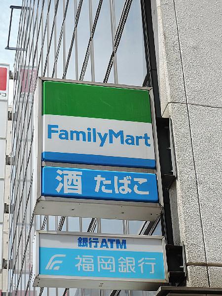 【周辺】ファミリーマート 小倉上到津二丁目店（450m）