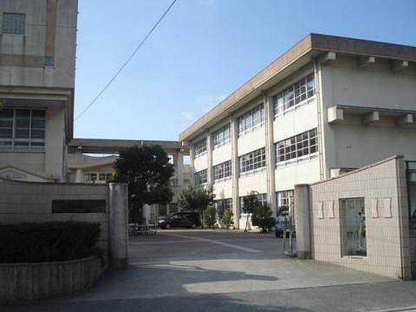 【周辺】福岡市立小田部小学校 434m