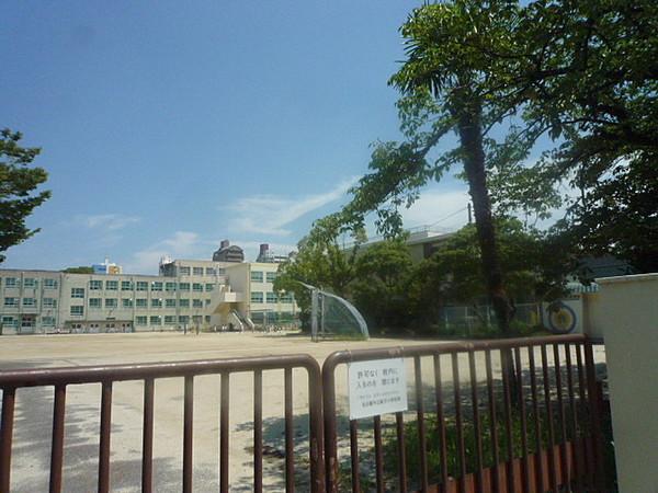 【周辺】名古屋市立船方小学校熱田区四番2丁目に位置する小学校です。 徒歩 約11分（約850m）