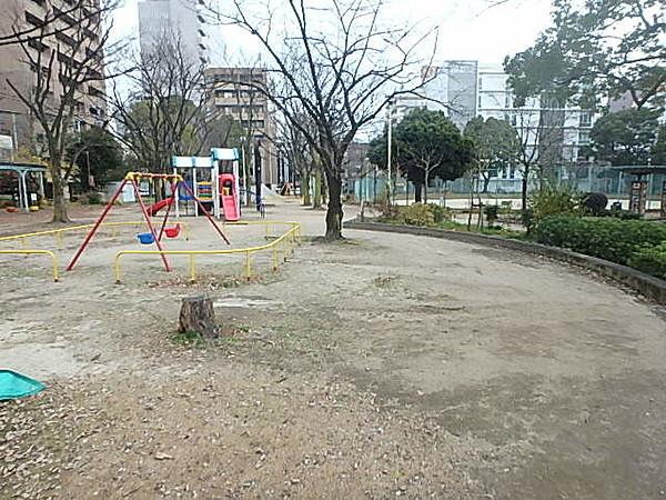 【周辺】仲ノ町公園遊具があり子供たちが遊べます。 徒歩 約11分（約850m）