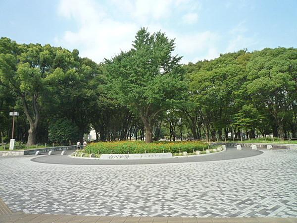【周辺】白川公園敷地内には名古屋市美術館・名古屋市科学館、広場、遊具などがある。香りのよい木約20種類を植えた「香りの散歩道」があります。イベントに使われることもある。 徒歩 約1分（約80m）