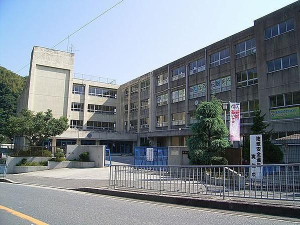 【周辺】島本町立第二中学校（1109m）