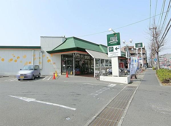 【周辺】SUPER MARKET FUJI（スーパーマーケットフジ） 稲田堤店（65m）