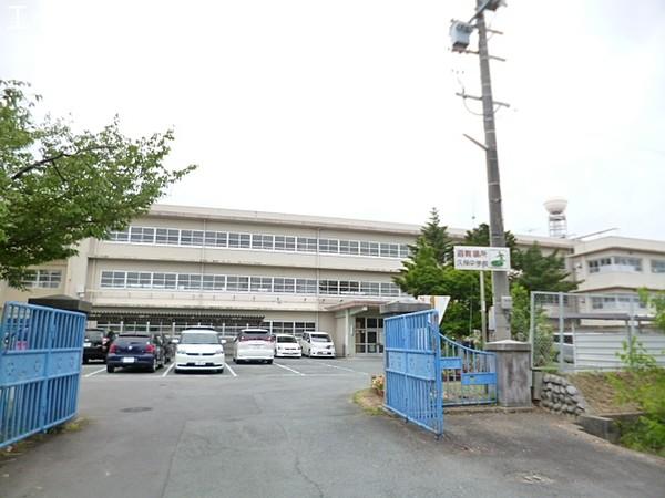 【周辺】松阪市立久保中学校 386m