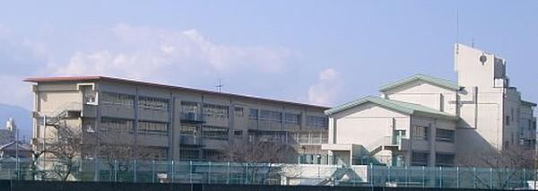 【周辺】中学校河内長野市立 千代田中学校まで652ｍ