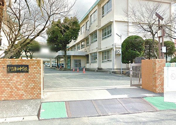 【周辺】北九州市立沖田中学校（400m）