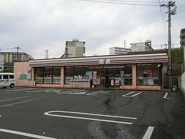 【周辺】セブン‐イレブン／八幡力丸店(106m)