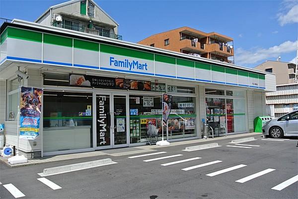 【周辺】ファミリーマート 新守西店（426m）