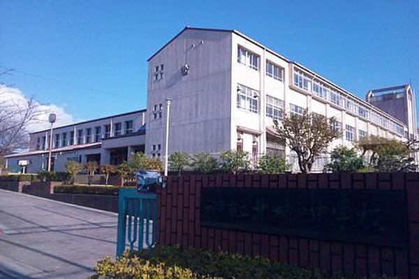 【周辺】中学校北神戸中学校まで449ｍ