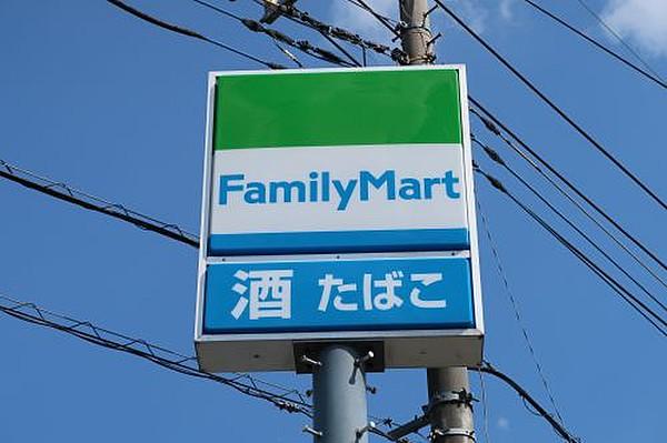 【周辺】コンビニエンスストアファミリーマート 坂戸駅北口店まで319ｍ