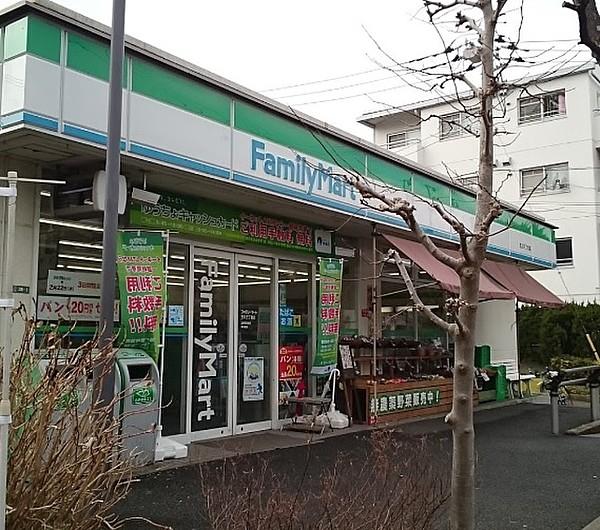 【周辺】ファミリーマート 玉川三丁目店（499m）