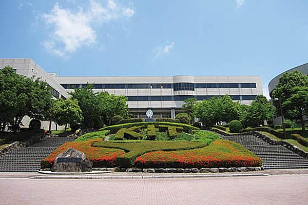 【周辺】国立九州工業大学（711m）
