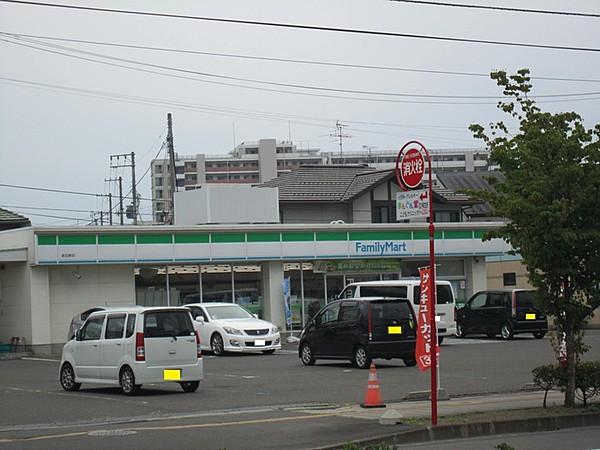 【周辺】ファミリーマート新田東店643m