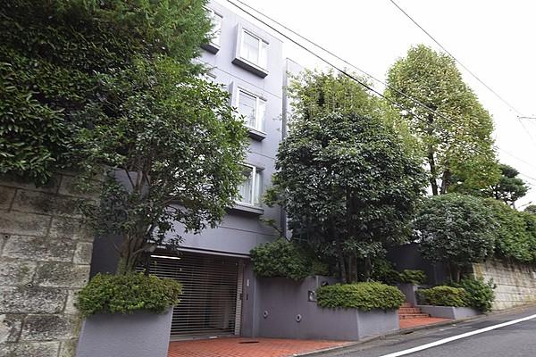 【外観】日本屈指の歴史ある閑静な高級住宅街、徳川山と呼ばれる高台「渋谷区西原」に位置します