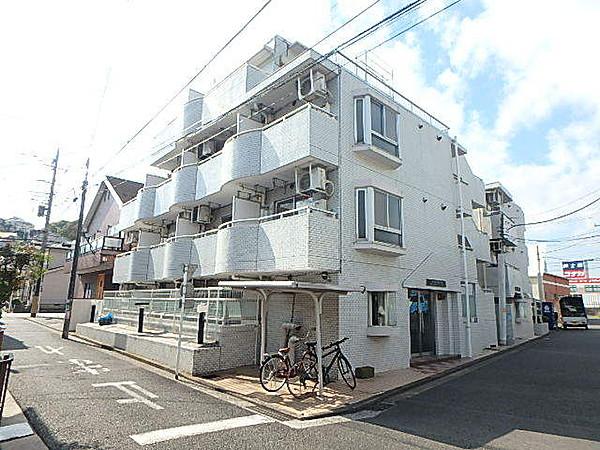 【外観】井土ヶ谷駅まで徒歩8分・オートロック付きマンション