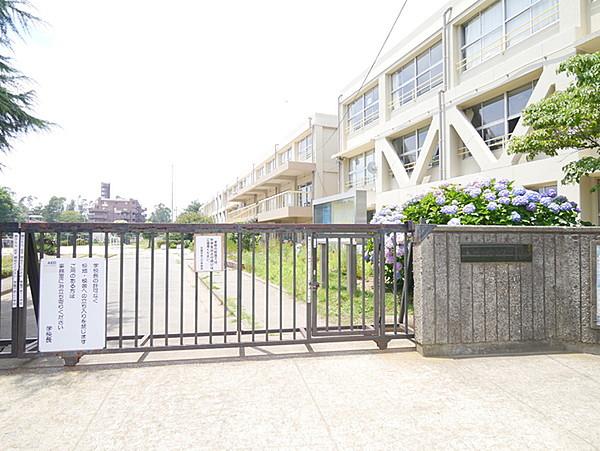 【周辺】松戸市立常盤平第二小学校まで925m