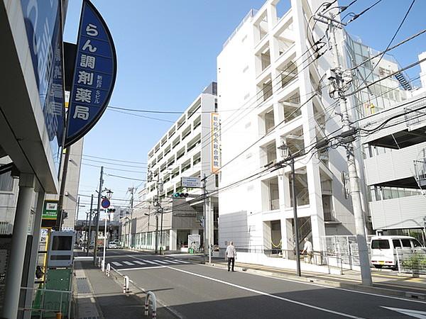 【周辺】新松戸中央総合病院まで626m、駅前の綜合病院。数年前に建て替えて大きくなりました。