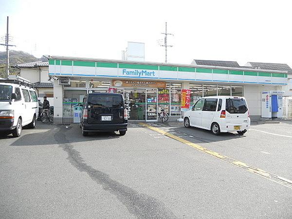【周辺】ファミリーマート大東寺川店様まで676m