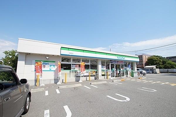 【周辺】ファミリーマート尾浜町店まで701m