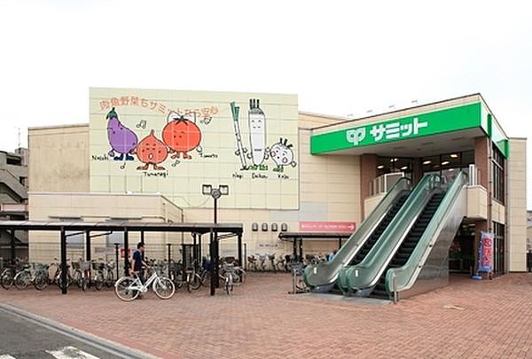【周辺】サミットストア太田窪店まで671m