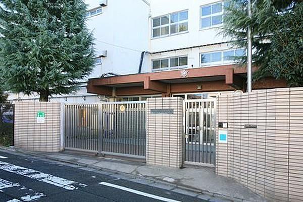 【周辺】大田区立大森第六中学校まで357m
