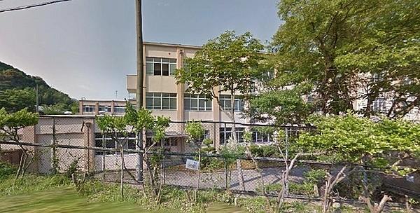 【周辺】京都市立北醍醐小学校まで523m