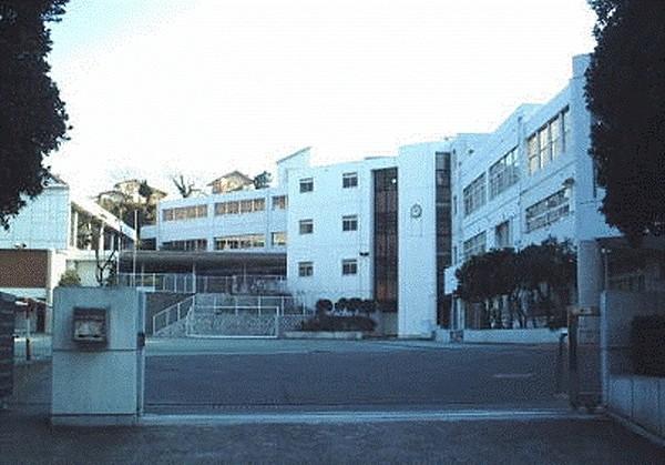 【周辺】鎌倉市立第一中学校まで1883m