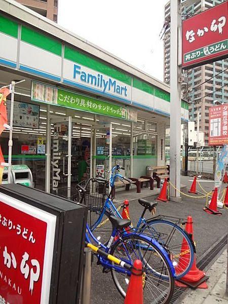 【周辺】ファミリーマートJR天王寺駅北口店まで461m