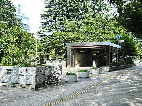【周辺】地下鉄南北線「勾当台公園」駅まで960m