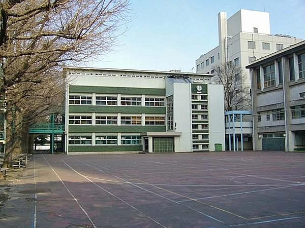 【周辺】千代田区立麹町中学校まで1380m