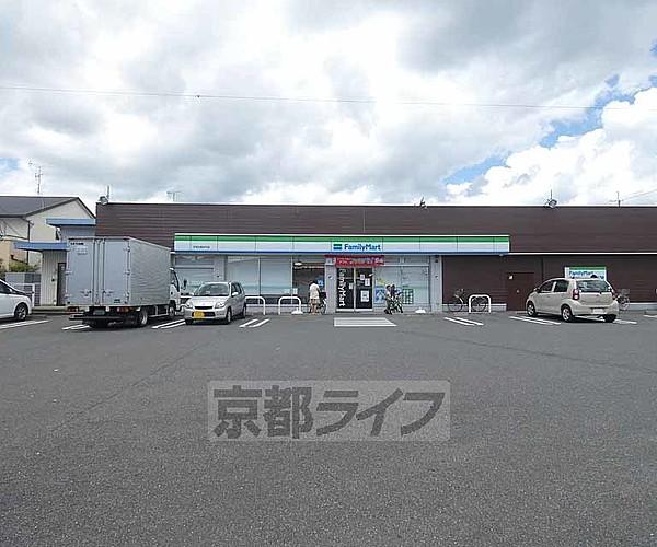 【周辺】サークルＫ伏見向島本丸店まで151m 最寄駅は観月橋。24号線の高架下に構えております。駐車場広いです。