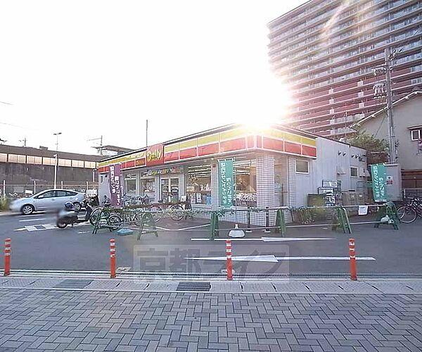 【周辺】デイリーヤマザキ六地蔵駅前店まで212m