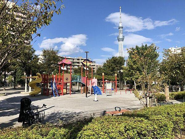 【周辺】周辺には墨田区立若宮公園（徒歩3分）をはじめとする緑豊かな公園が広がります。