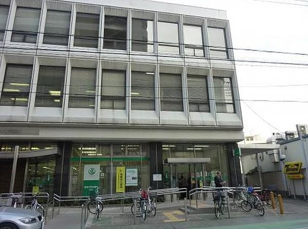 【周辺】埼玉りそな銀行 蕨支店（771m）