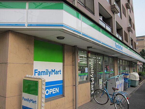 【周辺】ファミリーマート志村駅前通り店