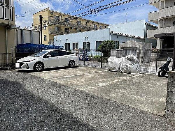 【駐車場】