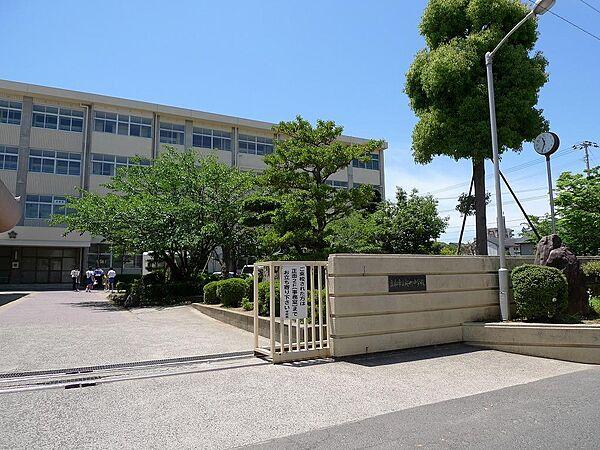 【周辺】桜町中学校：徒歩18分（1390ｍ） 