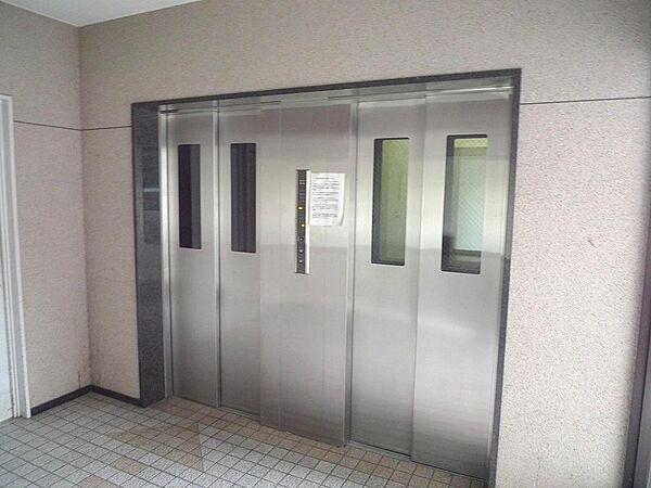 【エントランス】エレベーター2基