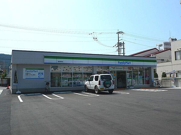 【周辺】ファミリーマート高松桜町店　距離290ｍ　徒歩4分