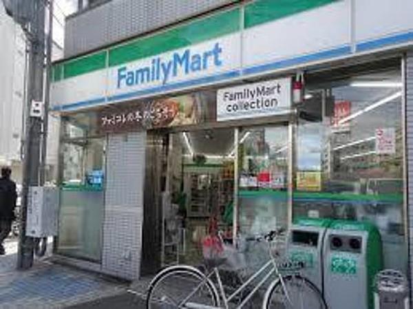 【周辺】ファミリーマート新梅田店 339m