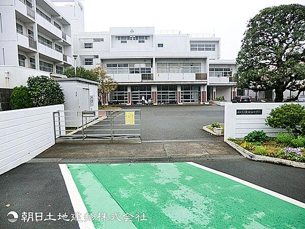 【周辺】横浜市立栗田谷中学校950ｍ