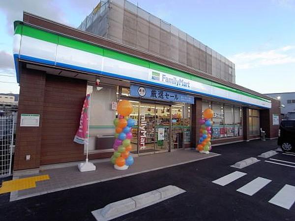 【周辺】コンビニエンスストアファミリーマート東大阪加納店まで359ｍ