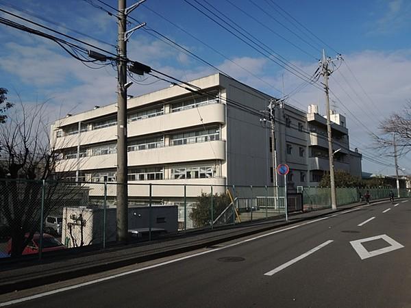 【周辺】横浜市立飯島中学校 951m