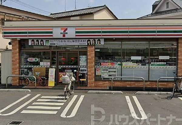 【周辺】セブンイレブン松戸三矢小台店 徒歩1分。 70m