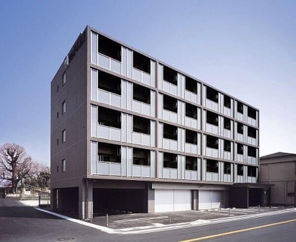 【外観】5階建て鉄筋コンクリート造マンション