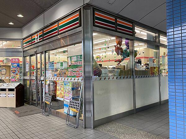 【周辺】セブンイレブン 新高円寺駅前店（202m）