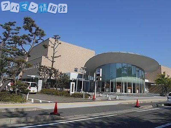【周辺】新潟市立中央図書館 948m