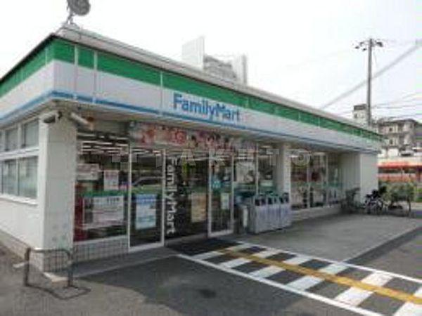 【周辺】コンビニ「ファミリーマート豊中浜店」