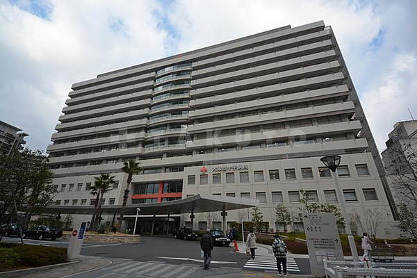 【周辺】病院「大阪赤十字病院」明治42年創立の総合病院。入院者にメールを届ける事も出来ます　 日本赤十字社国際医療救援拠点病院に指定されており、総病床数は1000を数えます。
